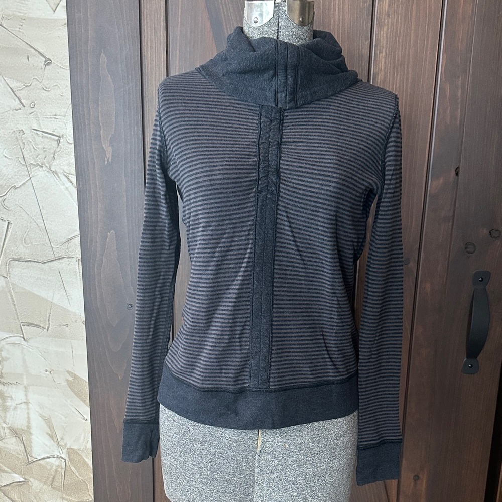 Vintage lululemon Striped Black and Gray Women's reversible sweatshirt